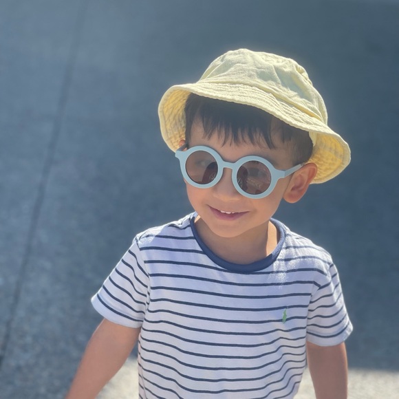 🌈 ☀️ Colorful Insta worthy kids’ sunglasses - Picture 7 of 8